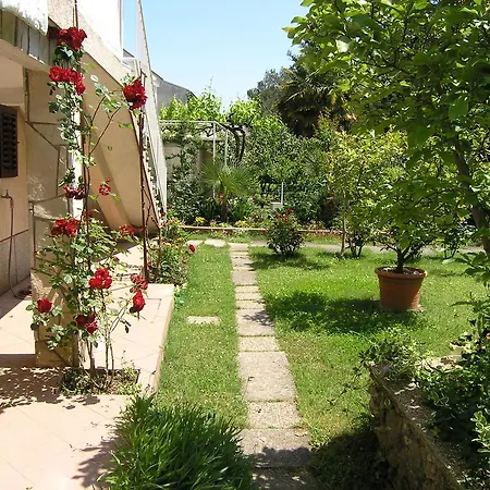 Ines Appartamento Krk Town