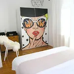 Ines 아파트